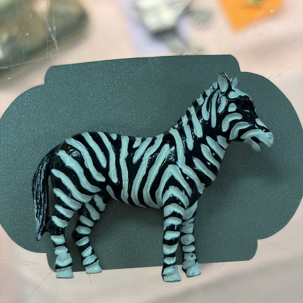 RARE VINTAGE AUTHENTIC SIGNED FLORENZA  ZEBRA BROOCH PIN
